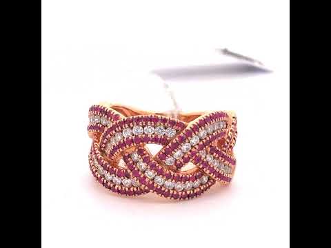 Rotating video showing the jewelry item