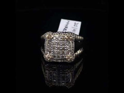 Rotating video showing the jewelry item