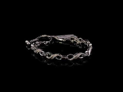 Rotating video showing the jewelry item