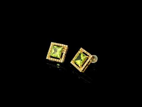 Rotating video showing the jewelry item