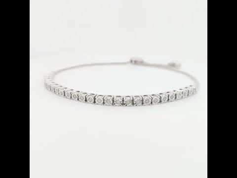 Rotating video showing the jewelry item