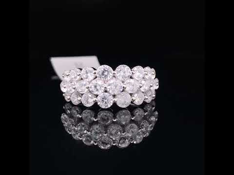 Rotating video showing the jewelry item