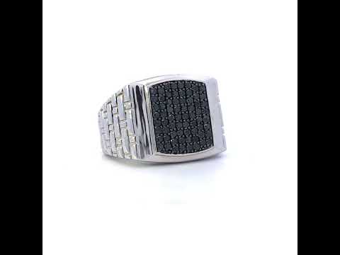 Rotating video showing the jewelry item