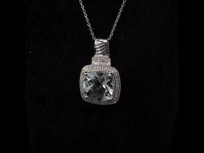 Rotating video showing the jewelry item