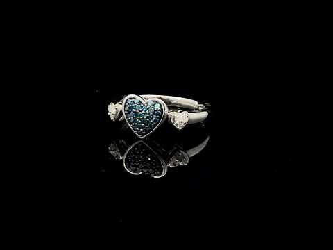 Rotating video showing the jewelry item