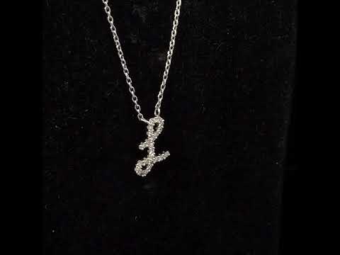 Rotating video showing the jewelry item
