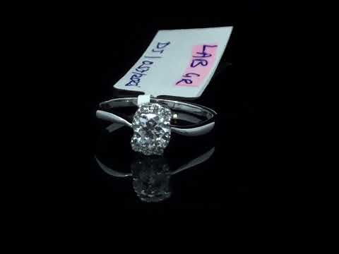 Rotating video showing the jewelry item