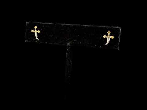 Rotating video showing the jewelry item