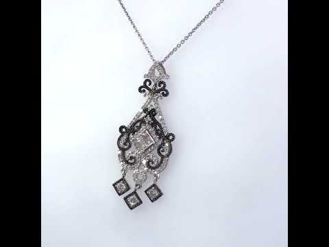 Rotating video showing the jewelry item