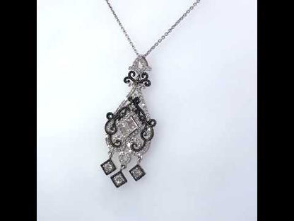 Rotating video showing the jewelry item