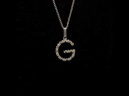 Rotating video showing the jewelry item