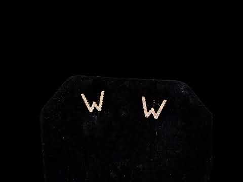 Rotating video showing the jewelry item