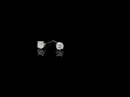 Rotating video showing the jewelry item