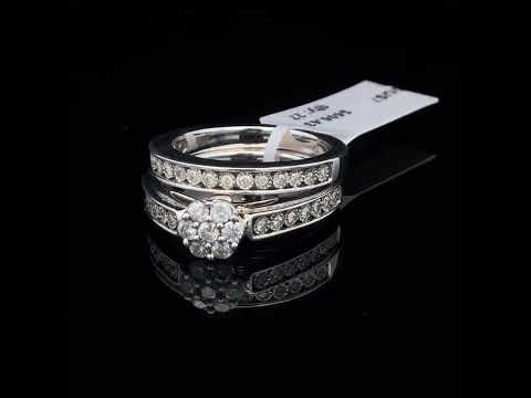 Rotating video showing the jewelry item