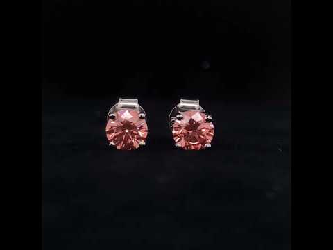 Rotating video showing the jewelry item