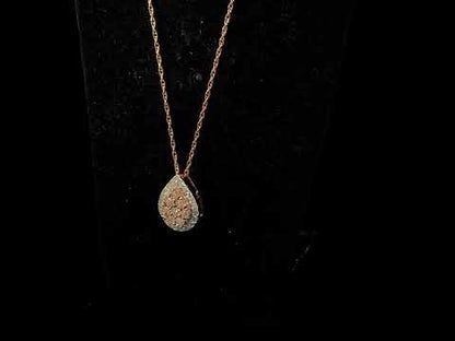 Rotating video showing the jewelry item