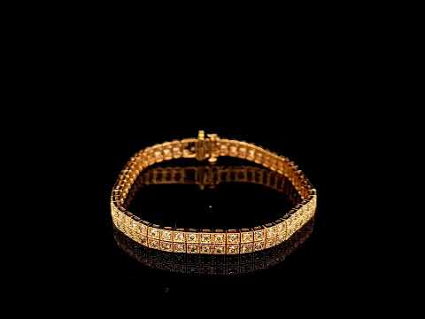 Rotating video showing the jewelry item