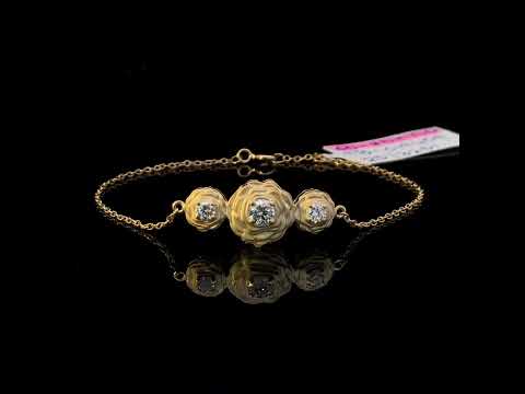 Rotating video showing the jewelry item