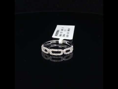 Rotating video showing the jewelry item