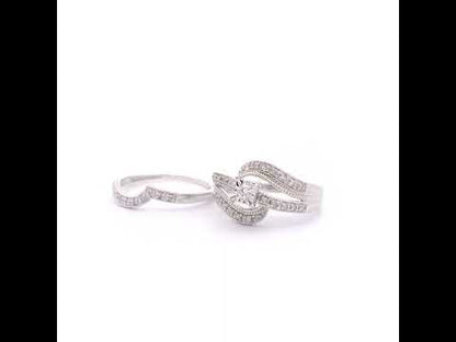 Rotating video showing the jewelry item