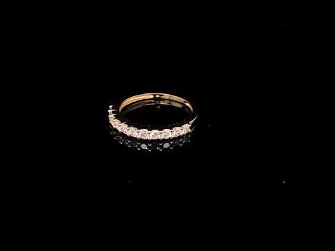 Rotating video showing the jewelry item