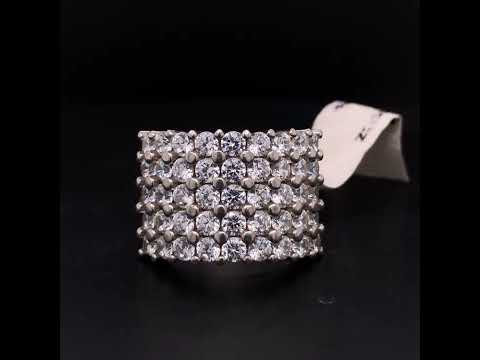 Rotating video showing the jewelry item