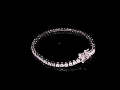 Rotating video showing the jewelry item