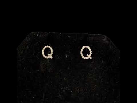Rotating video showing the jewelry item