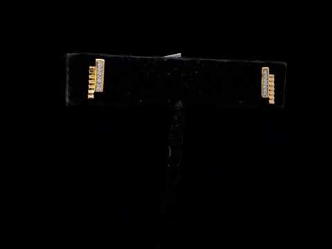 Rotating video showing the jewelry item