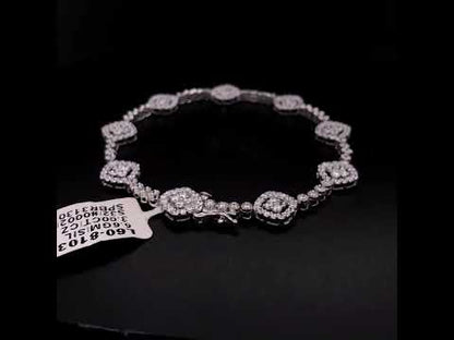 Rotating video showing the jewelry item