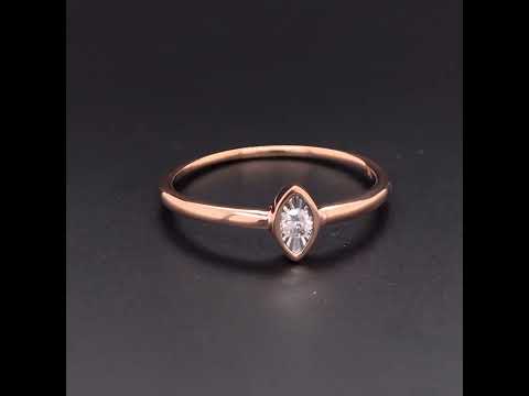 Rotating video showing the jewelry item