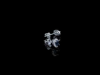 Rotating video showing the jewelry item