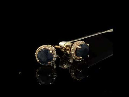 Rotating video showing the jewelry item