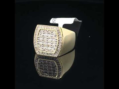 Rotating video showing the jewelry item