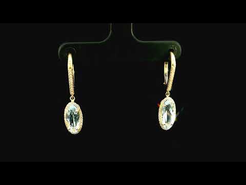 Rotating video showing the jewelry item