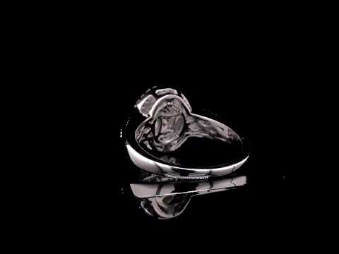 Rotating video showing the jewelry item