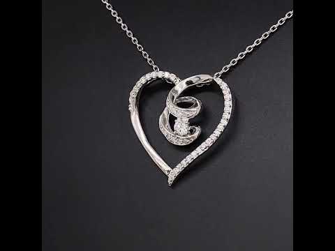 Rotating video showing the jewelry item