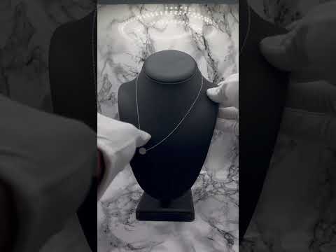 Rotating video showing the jewelry item