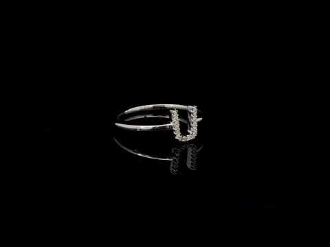 Rotating video showing the jewelry item