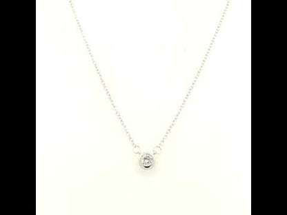 Rotating video showing the jewelry item