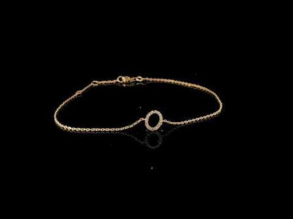 Rotating video showing the jewelry item