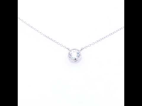 Rotating video showing the jewelry item