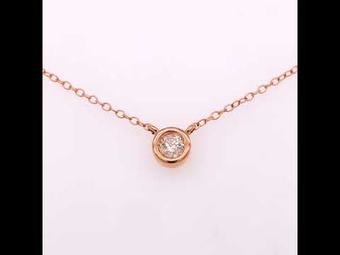 Rotating video showing the jewelry item