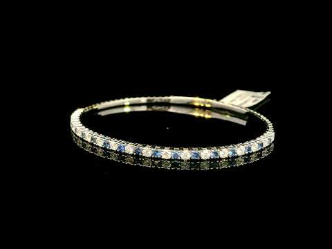 Rotating video showing the jewelry item
