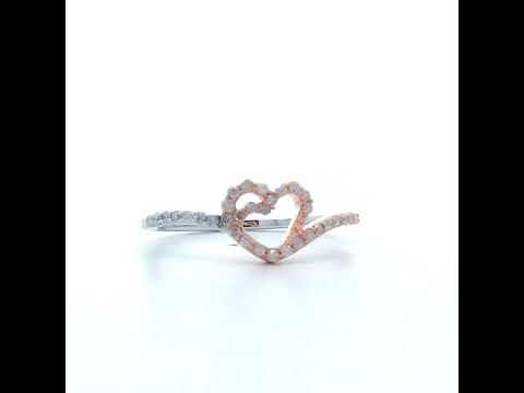 Rotating video showing the jewelry item