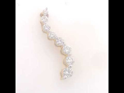 Rotating video showing the jewelry item