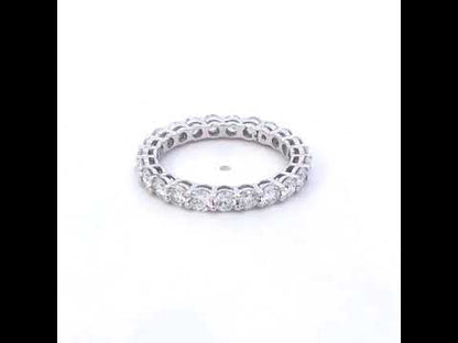 Rotating video showing the jewelry item