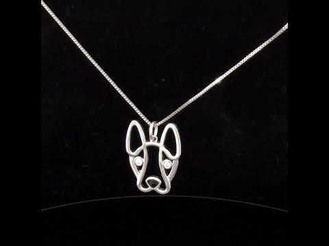 Rotating video showing the jewelry item