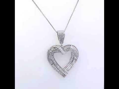 Rotating video showing the jewelry item