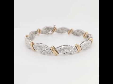 Rotating video showing the jewelry item